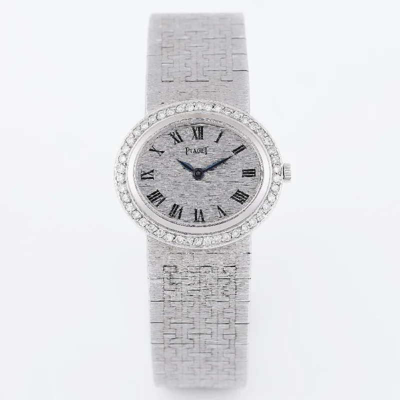 Piaget Vintage Ladies Wristwatch | REF. 9330 A 6 | Silver Dial | Diamond Bezel | Manual Wind | 27mm | 18k White Gold | 1990's